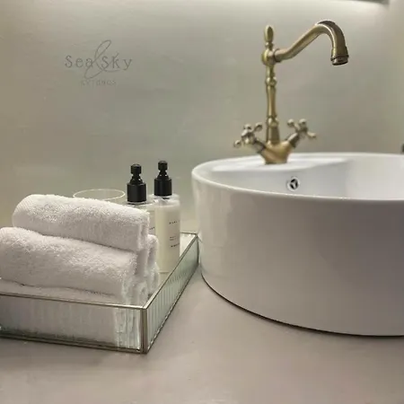 Sea And Sky - Kythnos. Vintage House Feriehus